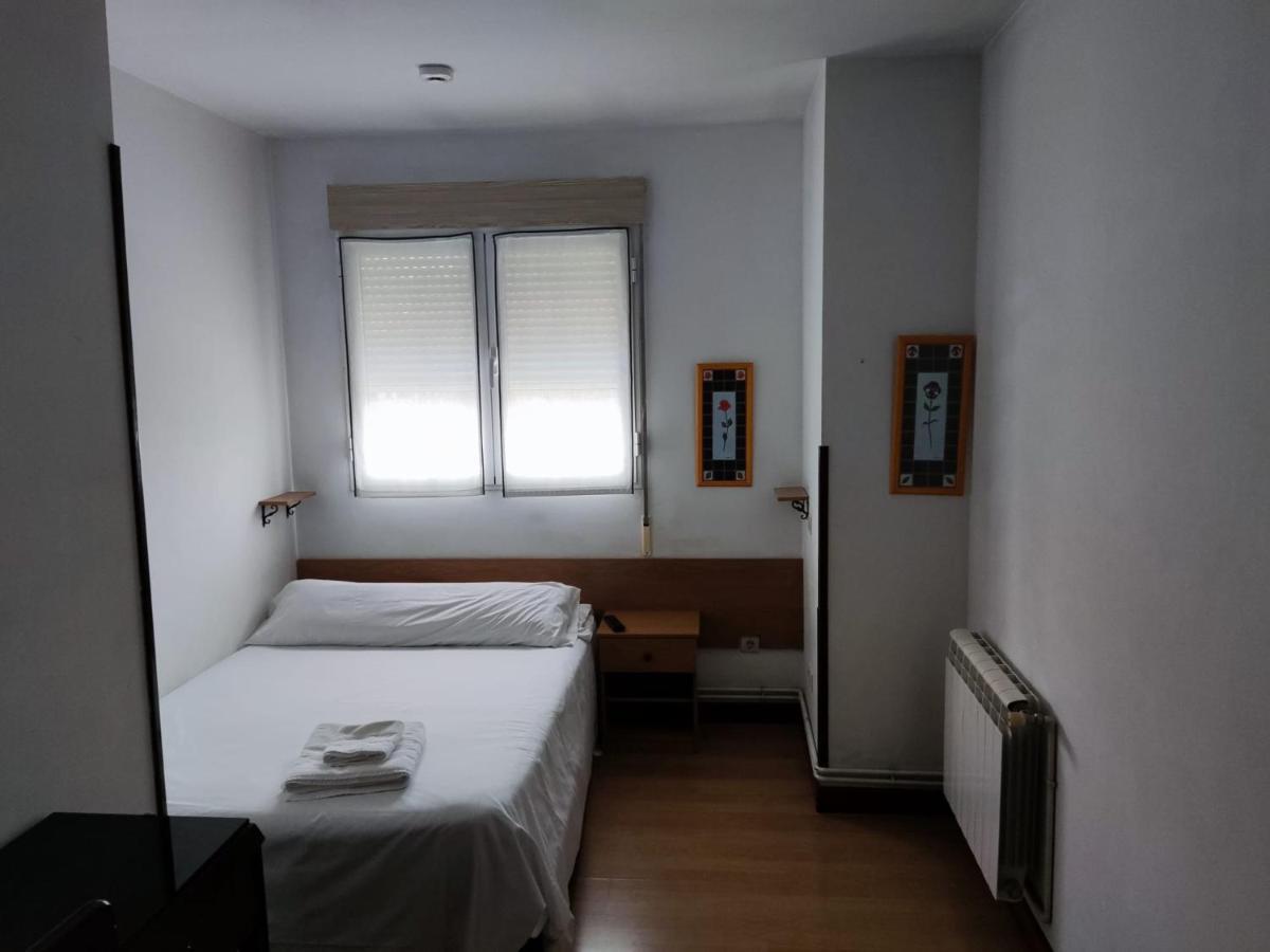 Pension Las Matillas Miranda de Ebro Bagian luar foto