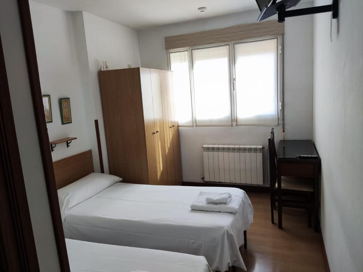 Pension Las Matillas Miranda de Ebro Bagian luar foto